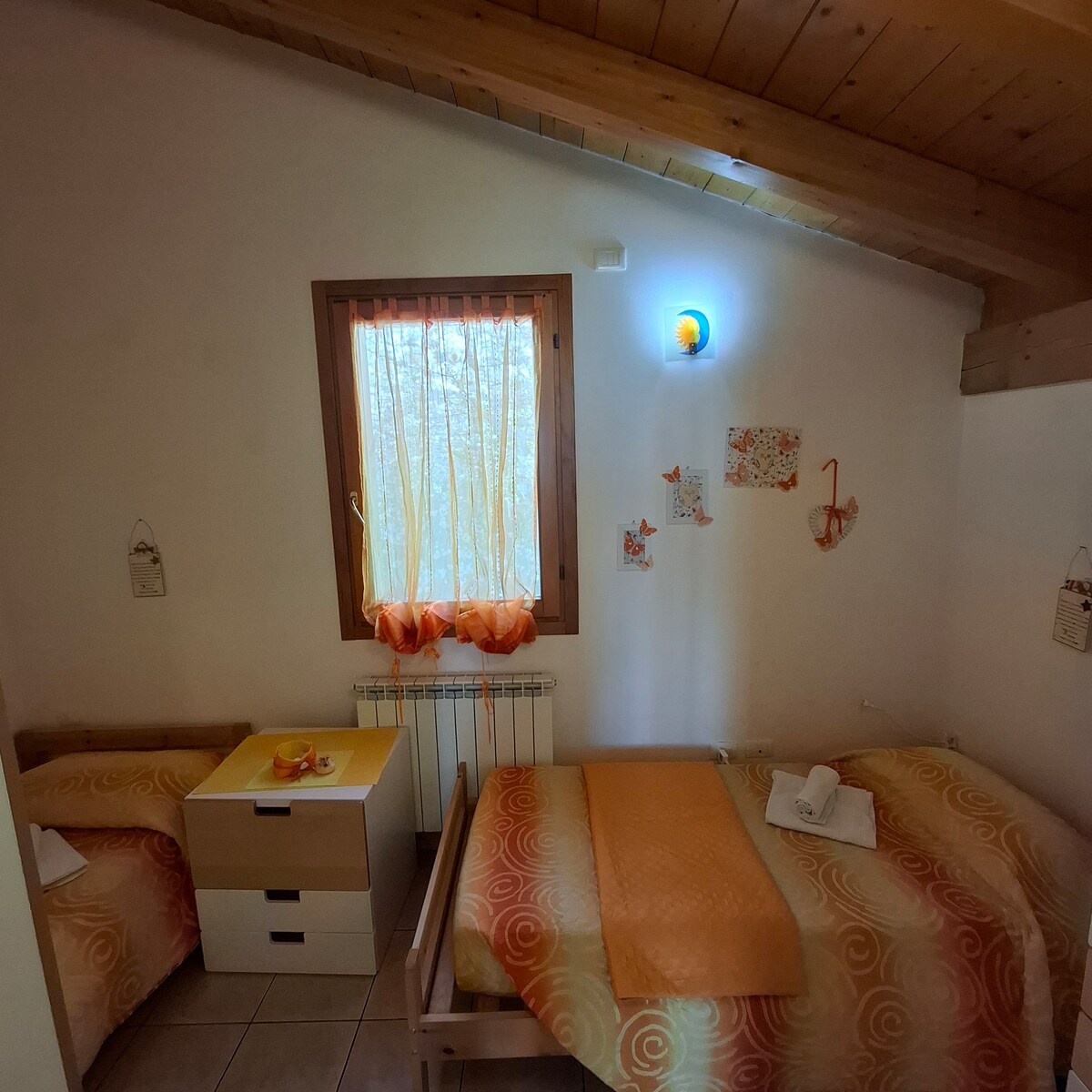 Camera doppia con due letti singoli