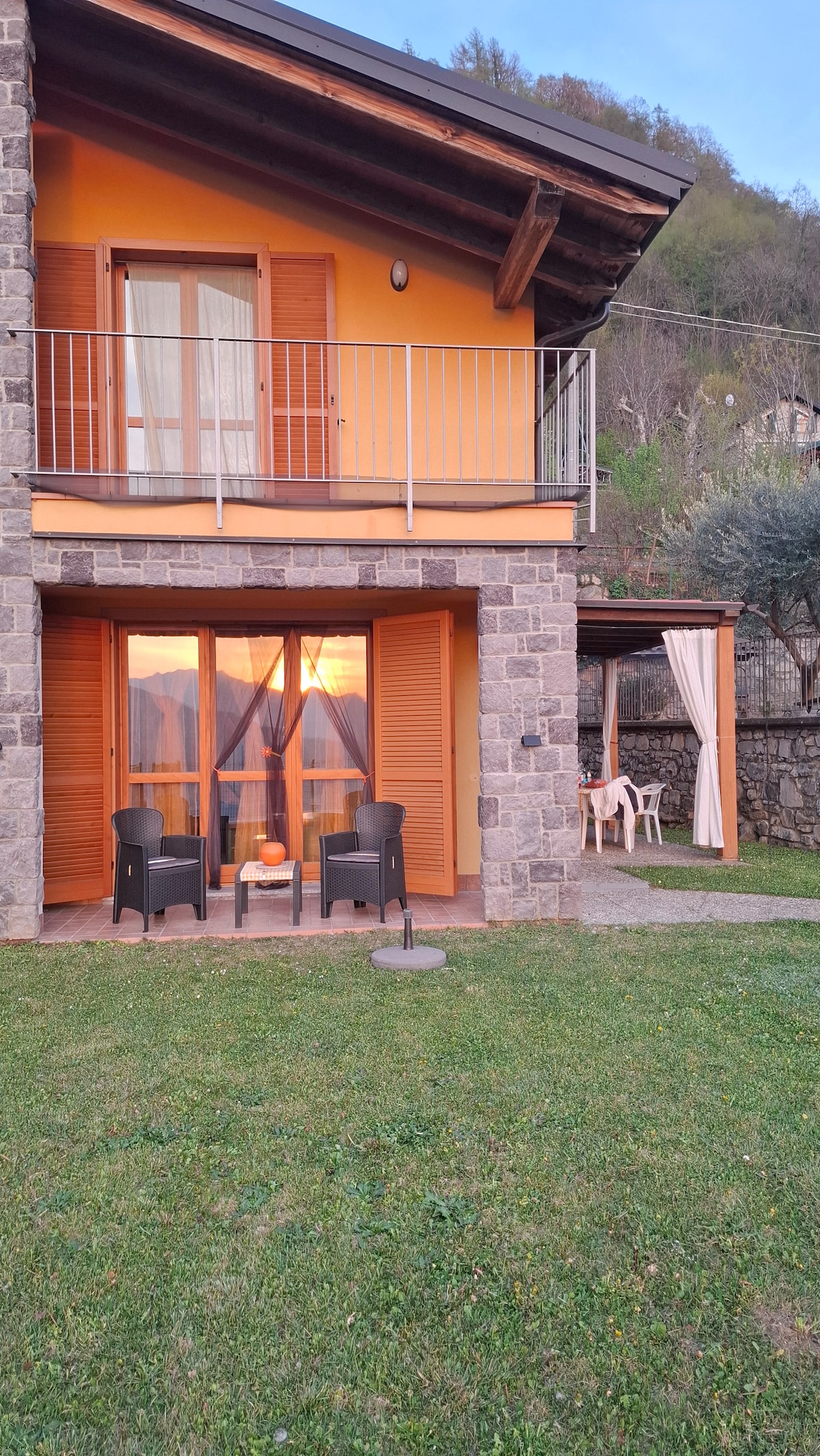 Giardino privato e vista lago